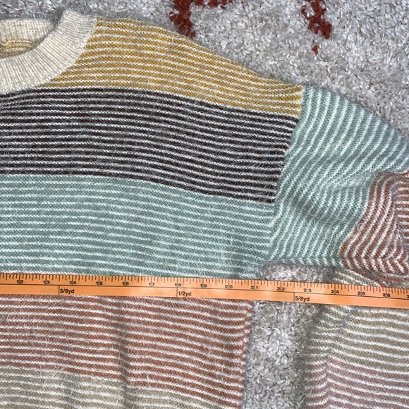 NWT- On Blue- Sz Large- Fuzzy Sweater- Earth Tones - Picture 9 of 10